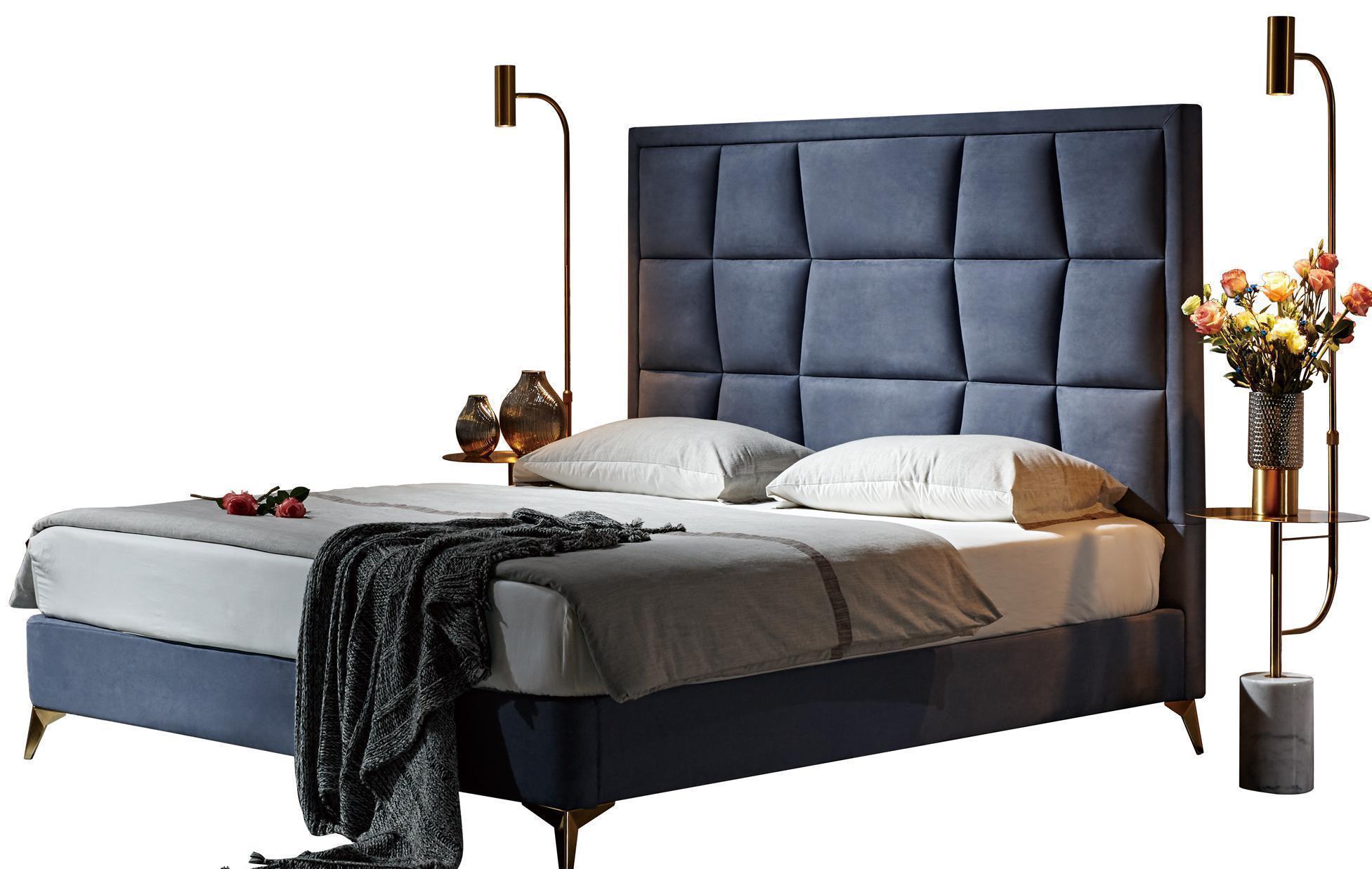 SK38 Tufted Upholstered Bed