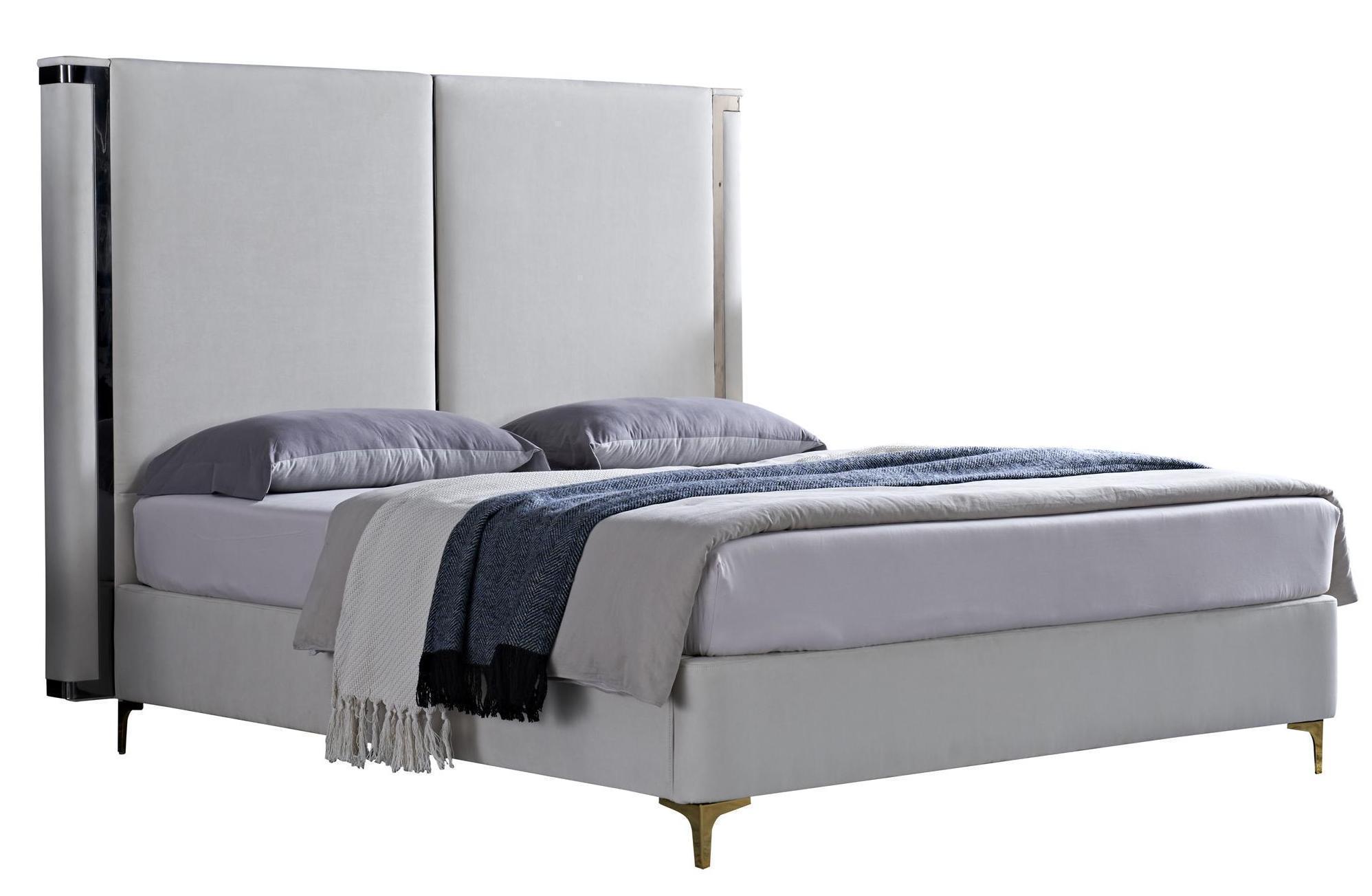 SK83 Upholstered Bed