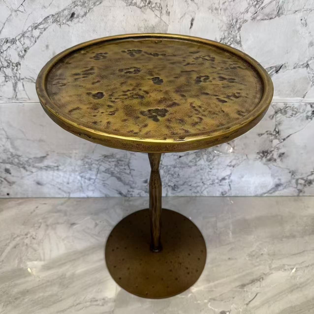 Y607 Side Table