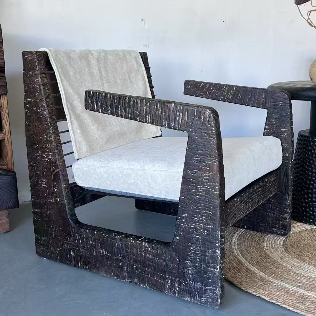 M903 Lounge Chair