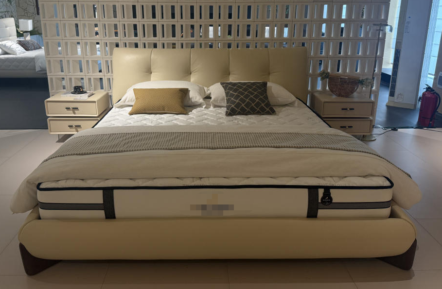 B23 Zongzi Bed - Genuine Leather & Ash Wood