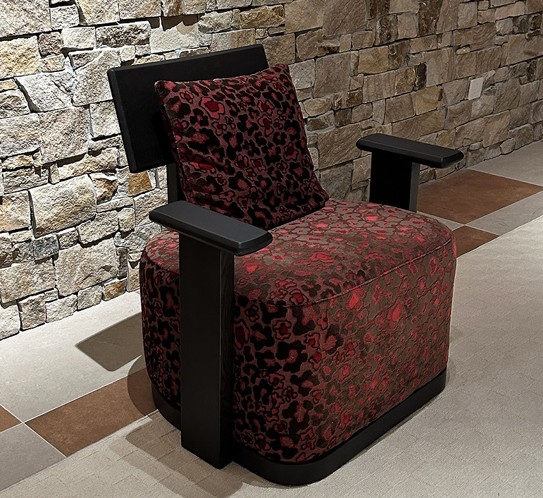 Ye Yan Custom Fabric Lounge Chair