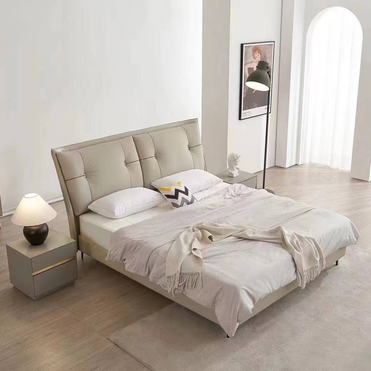 Top-Grain Leather Soft Bed (A19-602)