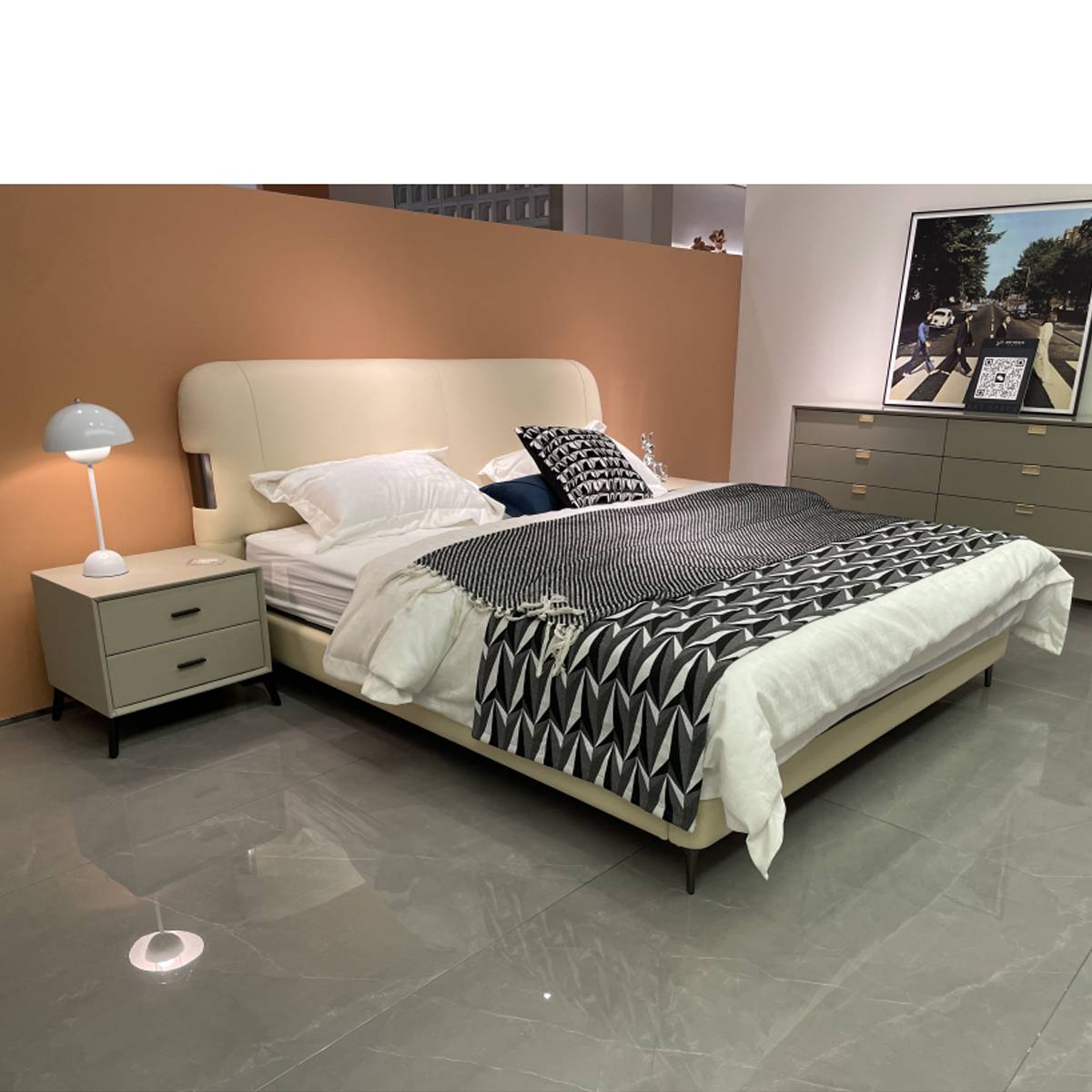Genuine Leather Soft Bed (RC-2221)