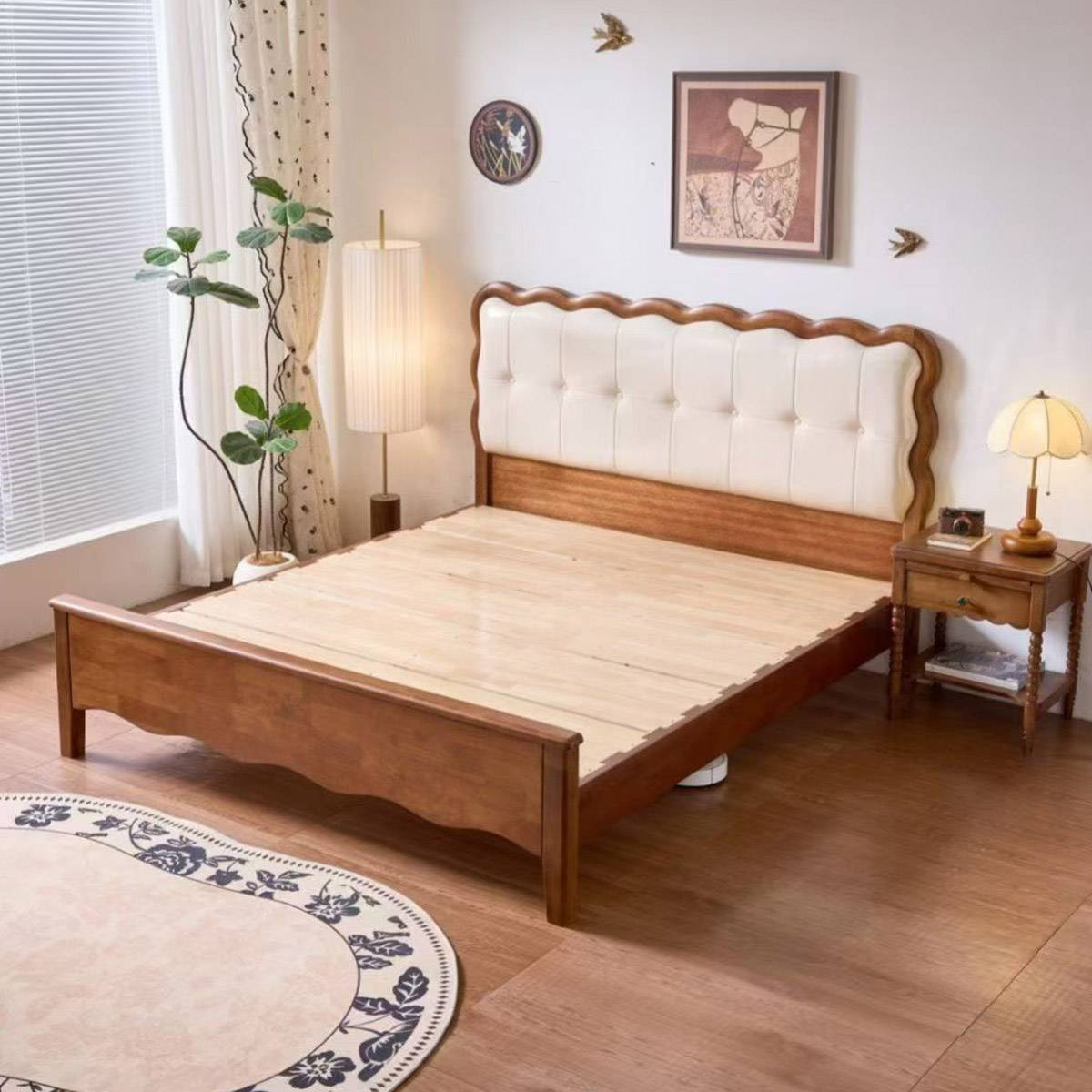 Mid-Century Solid Wood Upholstered Bed (A76-2502)