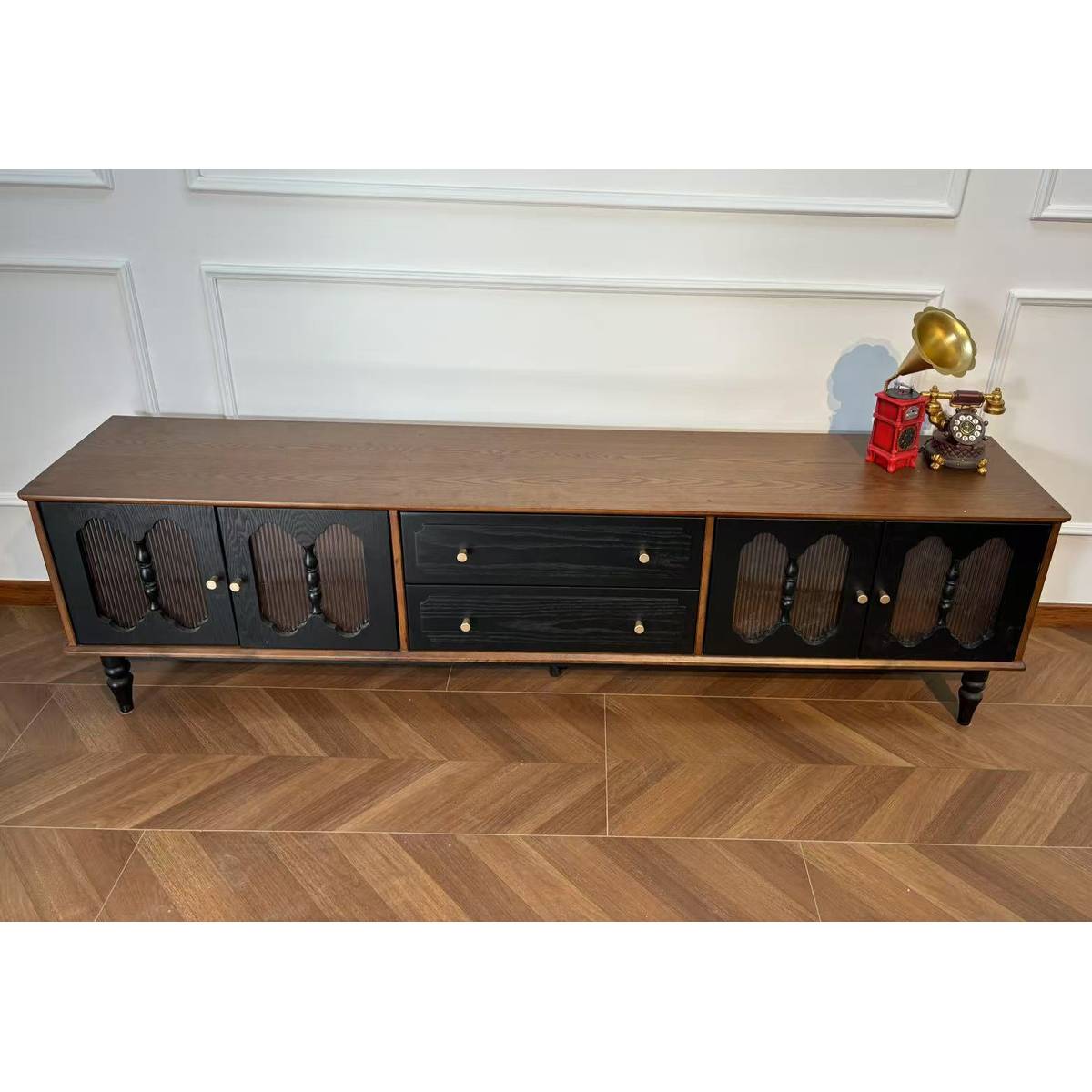 Mid-Century Modern Ash Solid Wood TV Cabinet (A68-162)