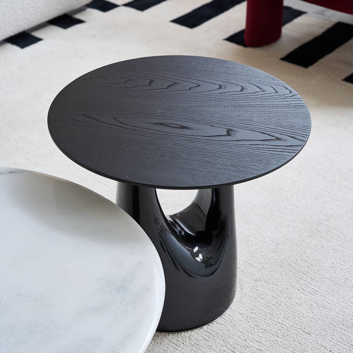 Round Coffee Table (B10-C791)