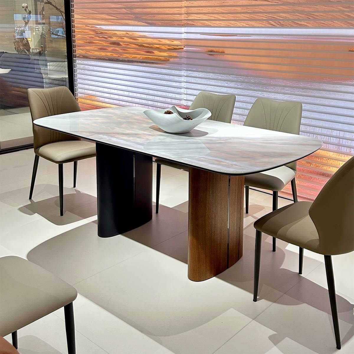 Dining Table (B22-2422)