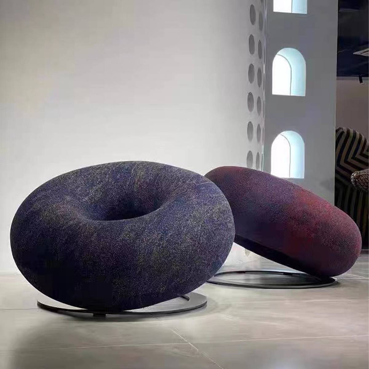 Donut Lounge Chair (B33-11293)