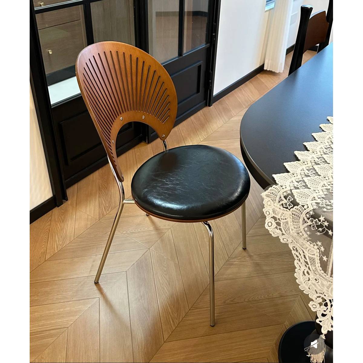 Mid-Century Shell Chair (A73-Shell Chair)