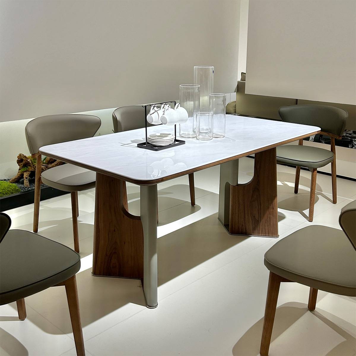 Dining Table (B22-TA452)