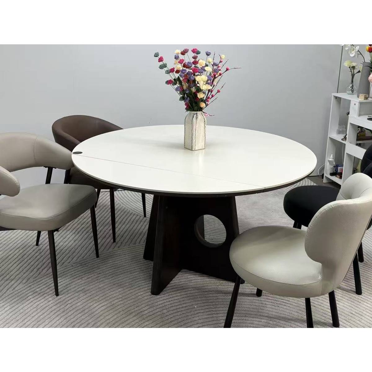 Mid-Century Modern Dining Table (A67-133)