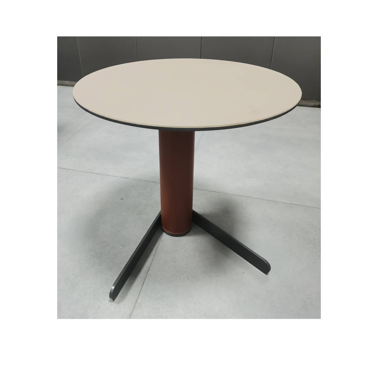 Saddle Leather Side Table (B45-178B)