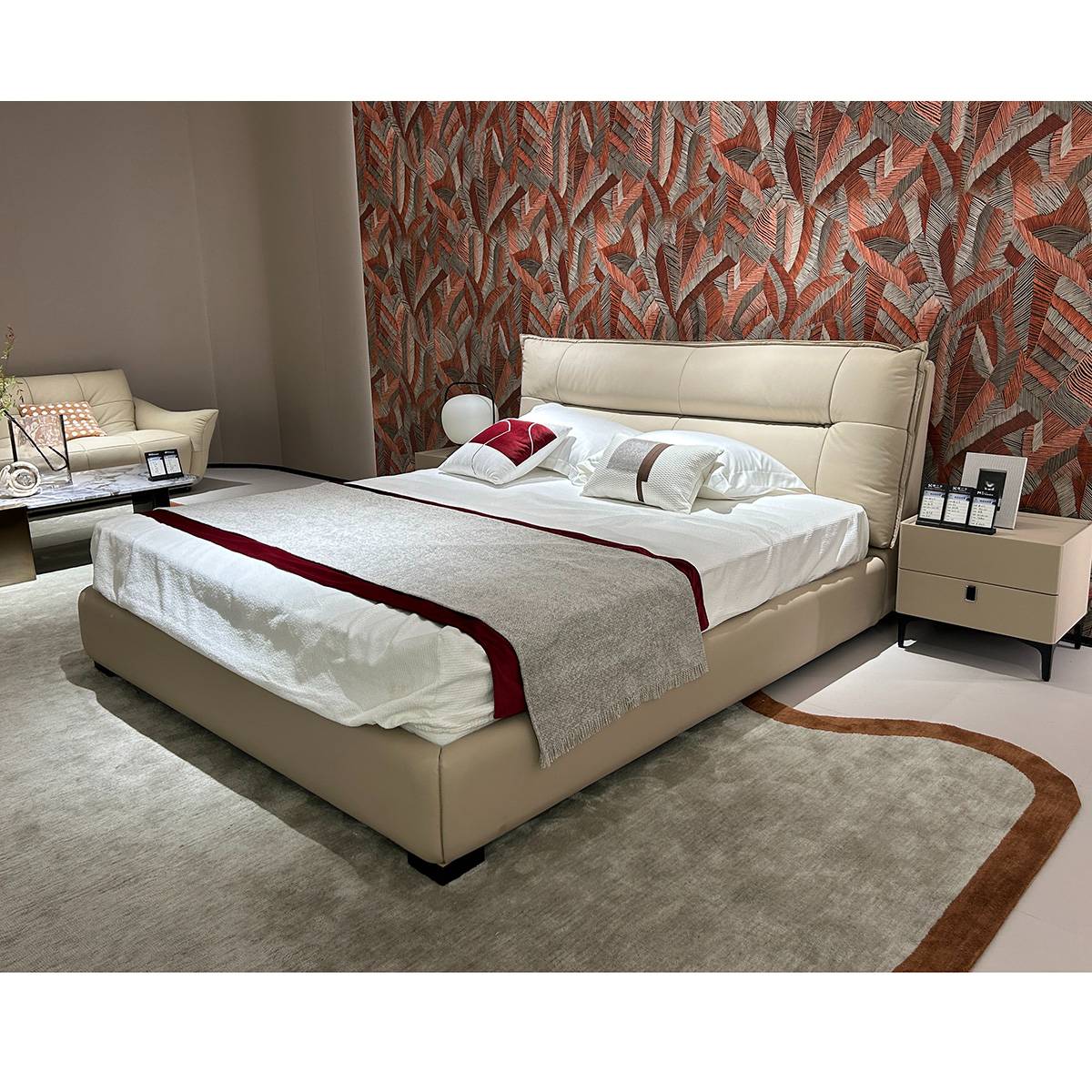 Top-Grain Leather Soft Bed 1.8M (B22-C209)