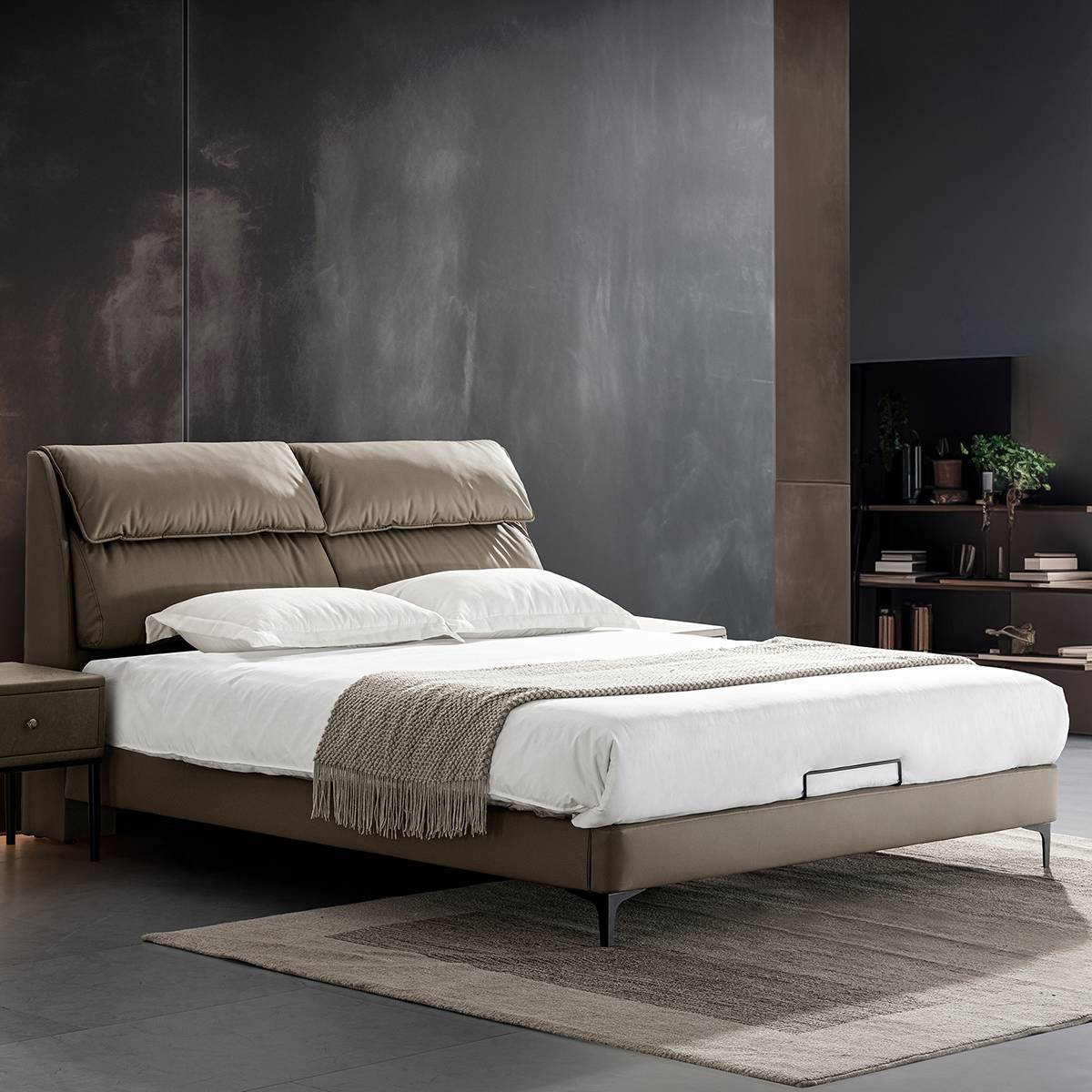 Genuine Leather Soft Bed (B02-4110)