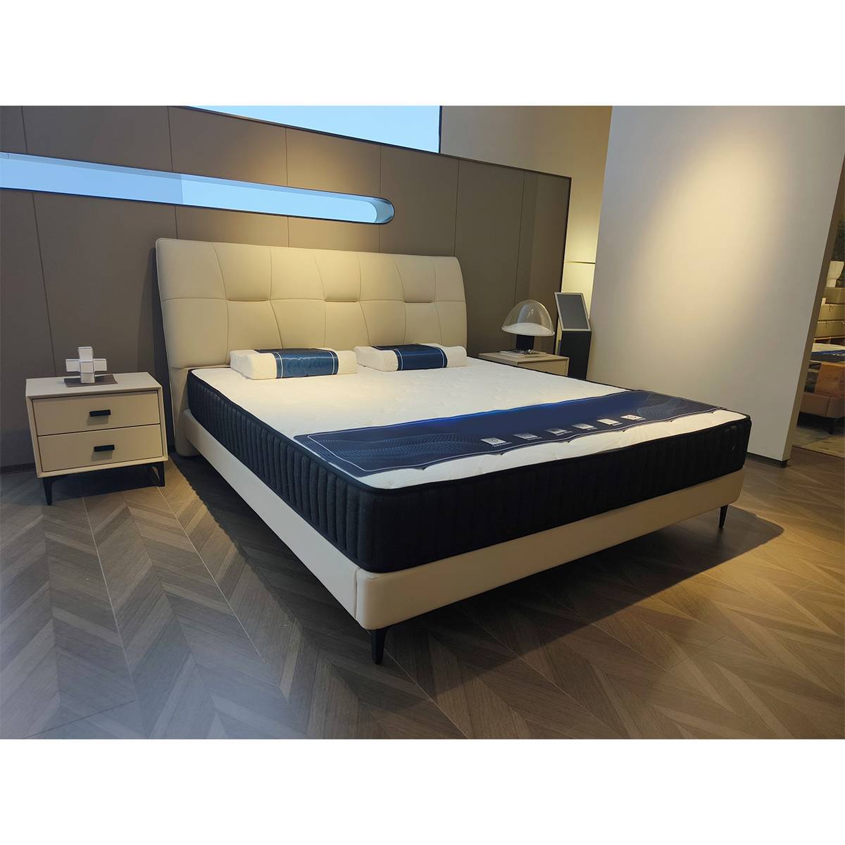 Top-Grain Leather Soft Bed (B04-A8903)