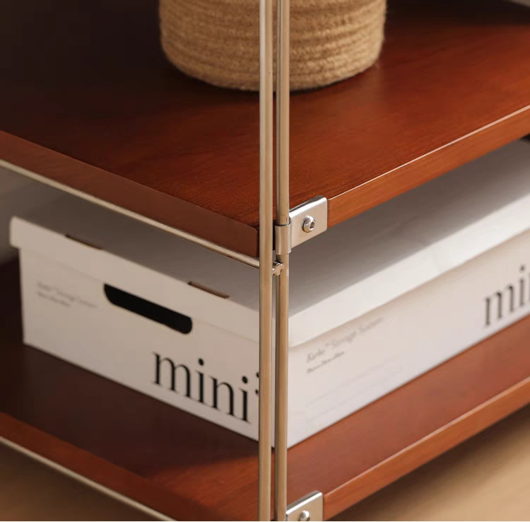 Close-up of the metal frame joint and shelf edge
