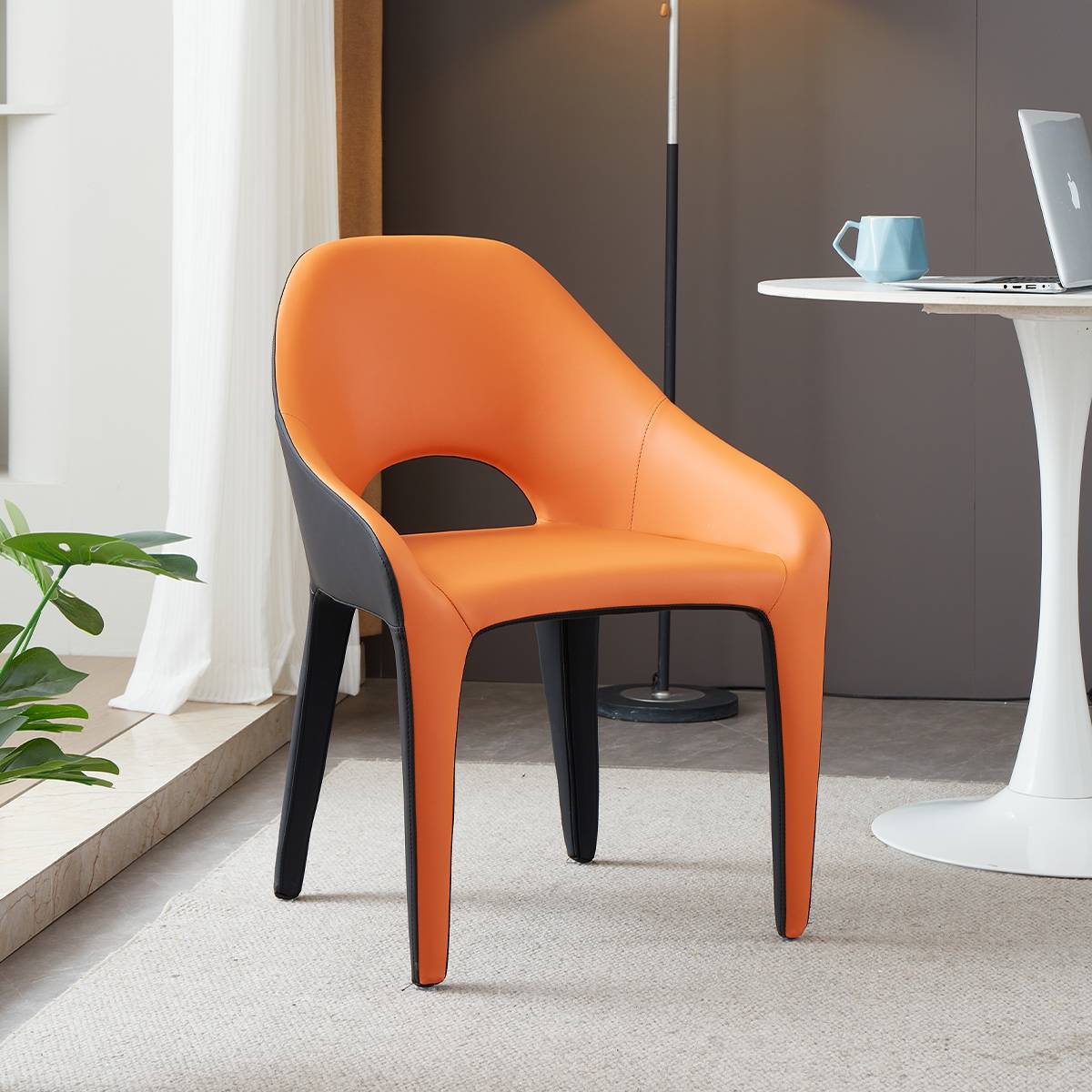 Chair (B33-11256)