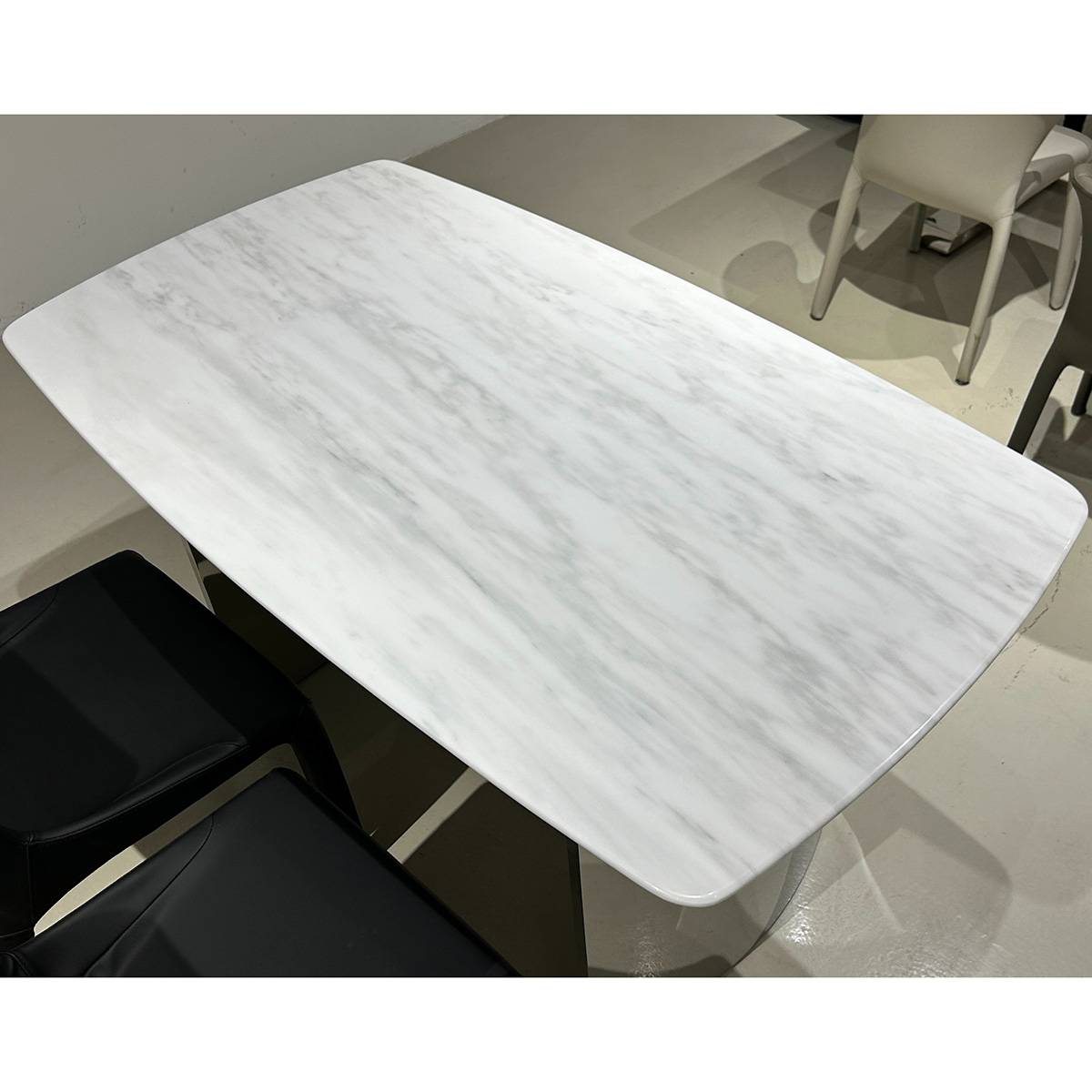 B33 Jazz White Marble Dining Table