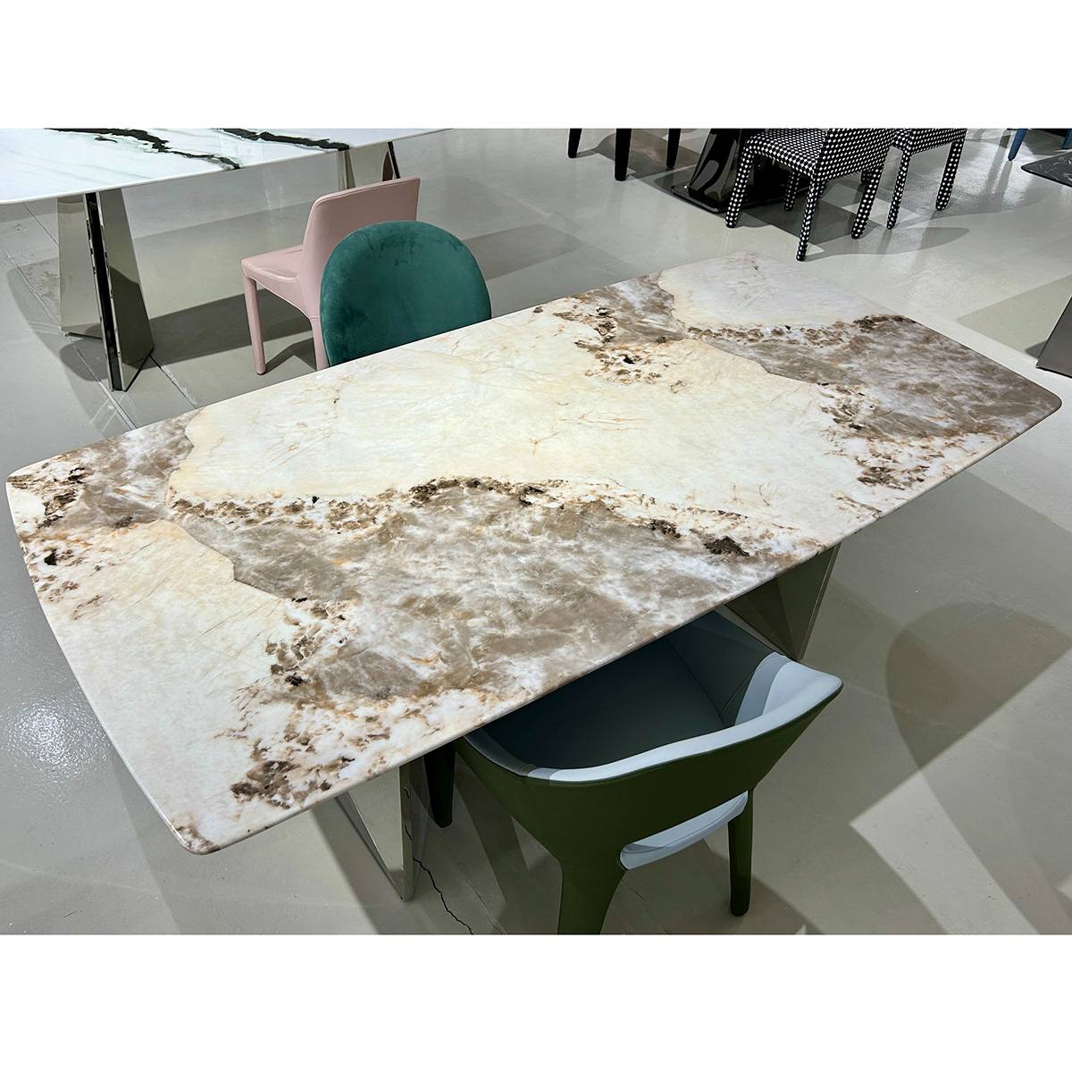 B33 Pandora Marble Dining Table