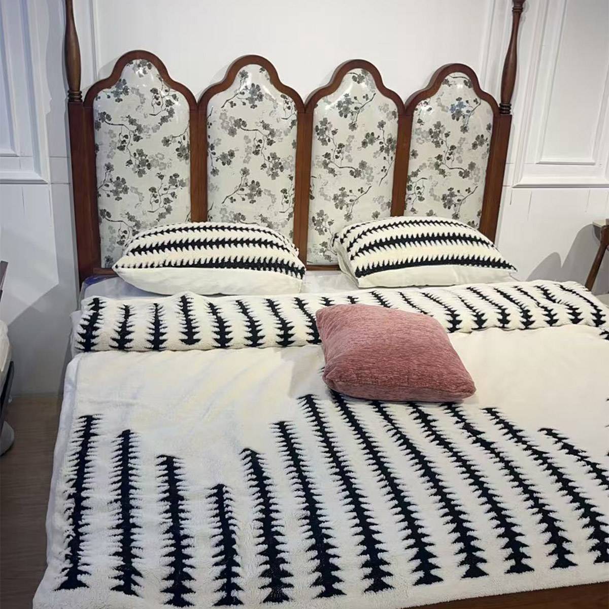 Mid-Century Solid Wood Upholstered Bed (A76-308 Fabric)