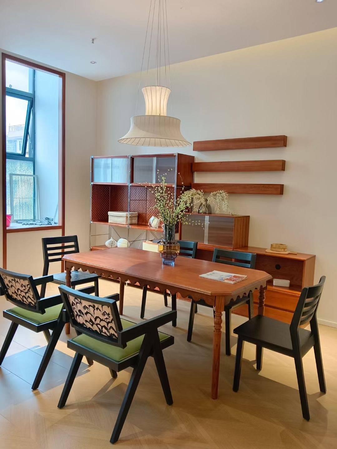 Mid-Century Dining Table (B56-F306)