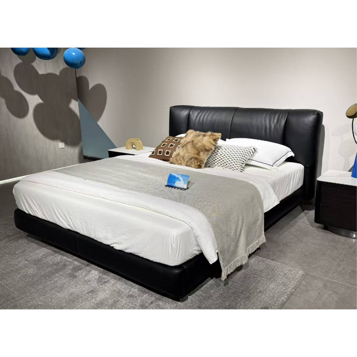 B25 Black Horse Top-Grain Leather Storage Bed (B25-M-023)