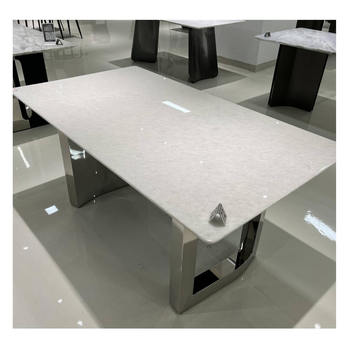 Natural Marble Dining Table with Fendi Finish Base (Z60-S102)