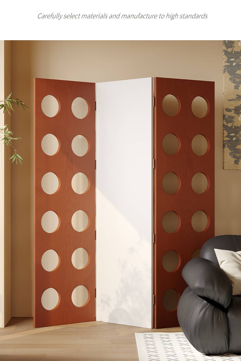Close-up of the screen panels showing the wood grain and circular details