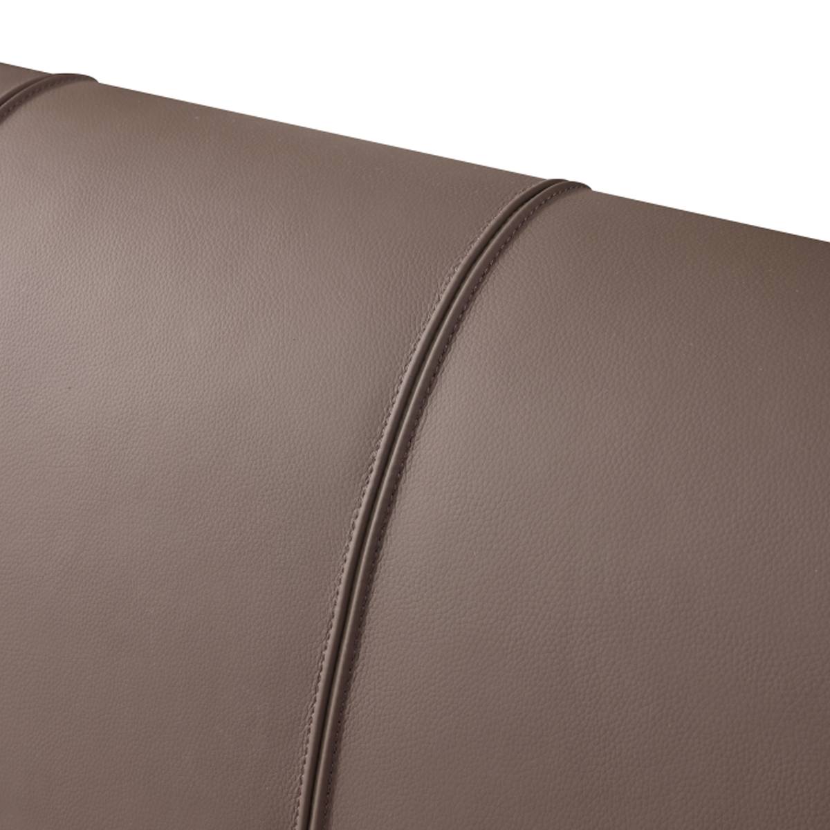 Detail of the mattress side and bed frame base