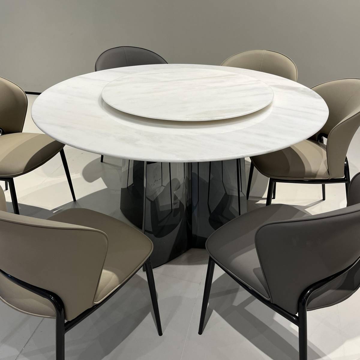 Royal White Jade Natural Marble Luxury Stone Round Dining Table with Clover Base (Z60-S77)