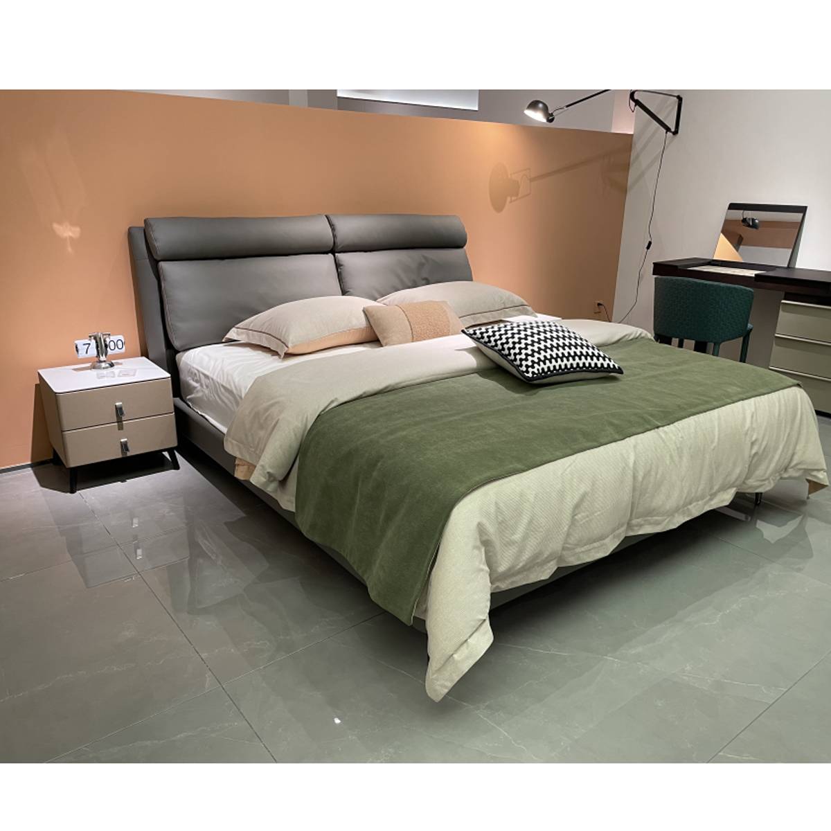 Genuine Leather Soft Bed (RC-2223)
