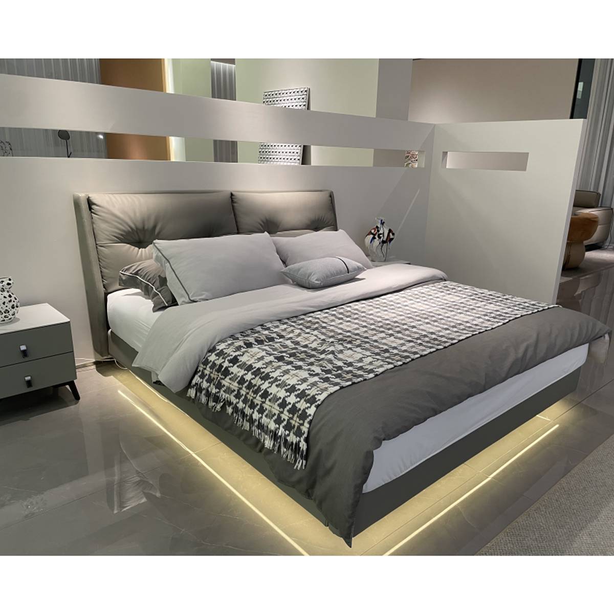 Genuine Leather Soft Bed (RC-2222)