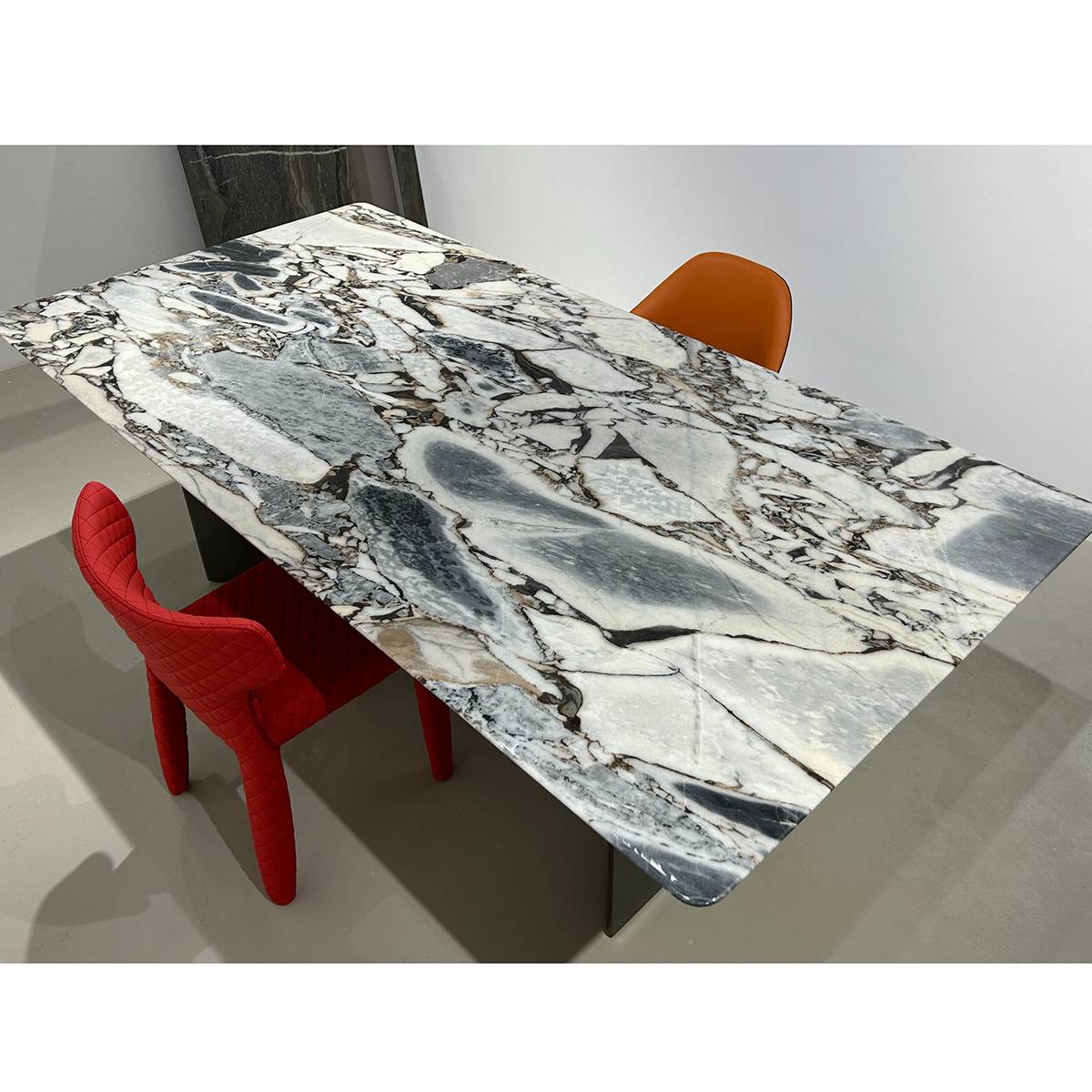 B33 Elephant White Marble Dining Table