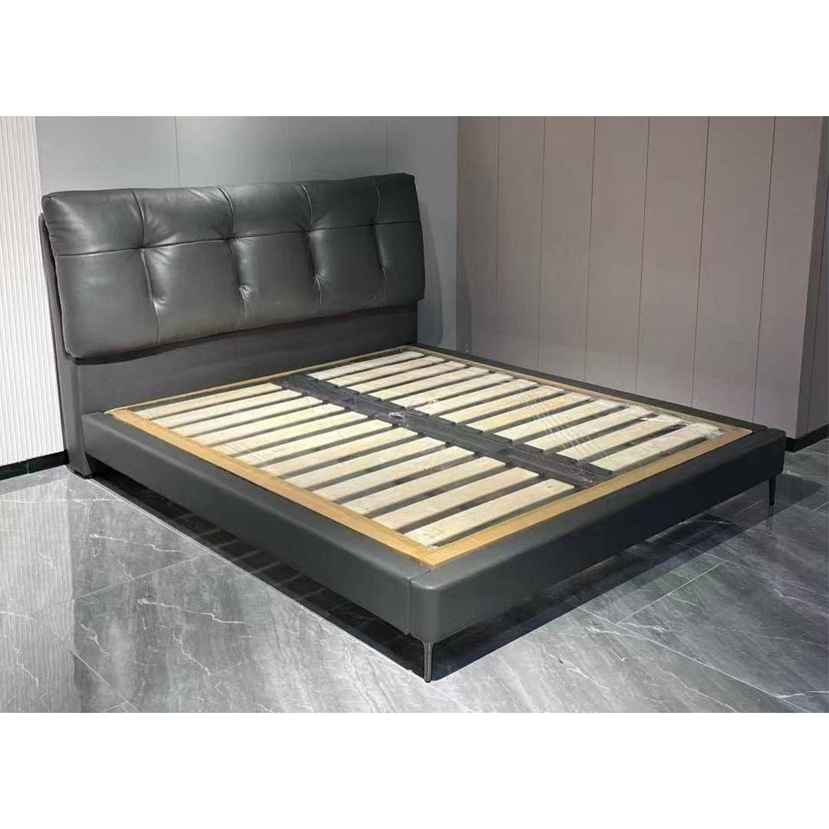 Top-Grain Leather Soft Bed (A19-206)