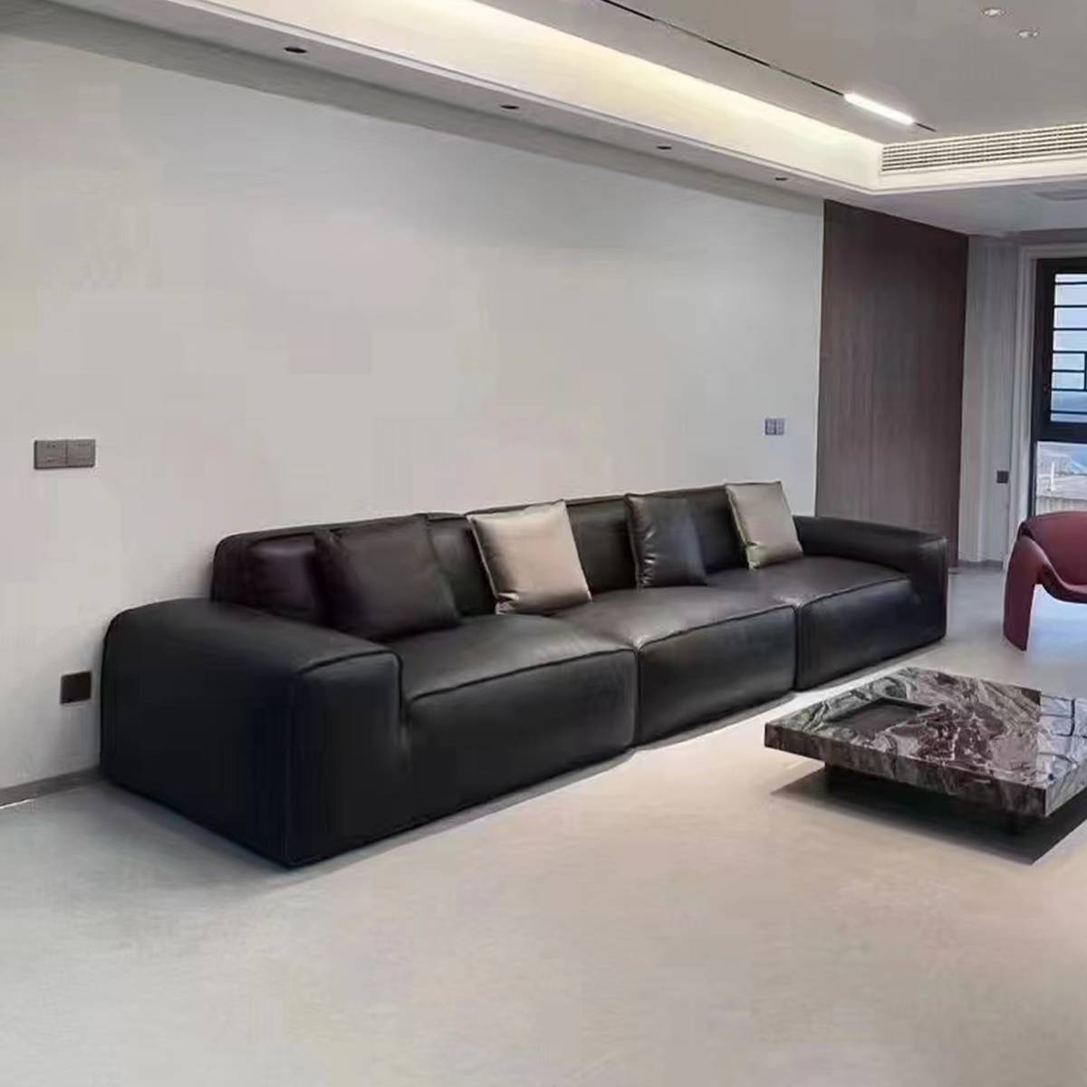 Big Black Bull Straight Sofa (A01-Big Black Bull)